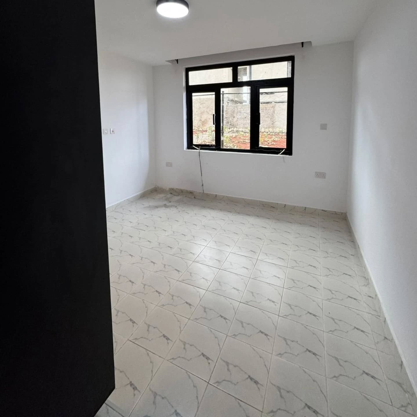 Spacious 3-Bed Bungalow in Kitengela | Ensuite, Parking, Fibre Internet – Ksh 65,000